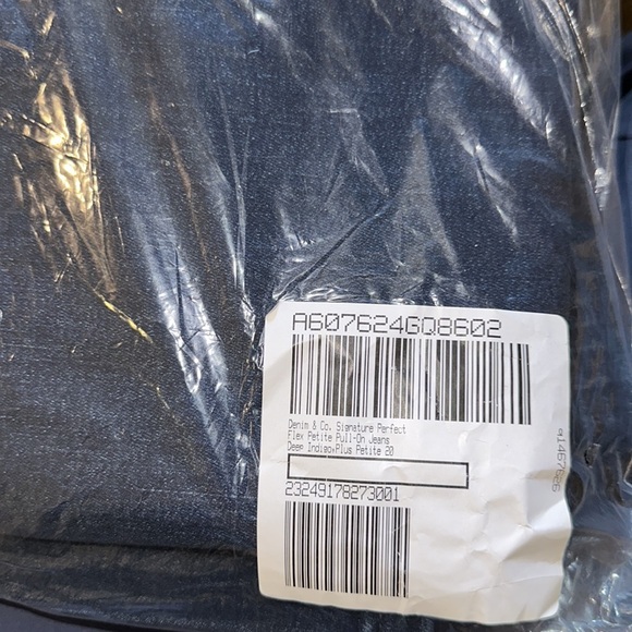 Denim & Co. Signature Perfect Flex Petite Pull-On‎ Jeans 20P - Picture 6 of 8